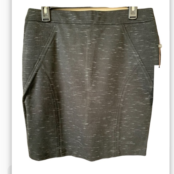 Fenn Wright Manson Short Black Skirt NWT Size 8 - Picture 1 of 12